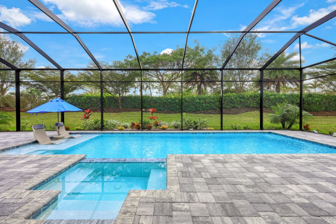 14628 Regatta Ln, Naples, FL 34114