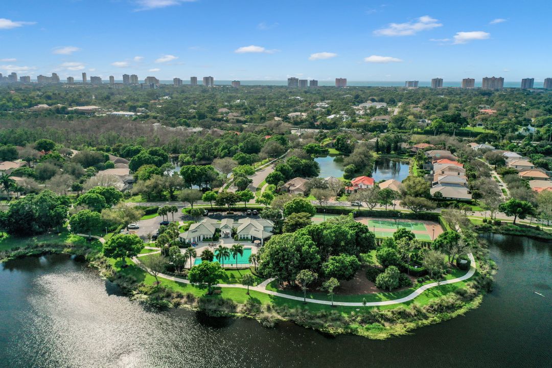6615 Chestnut Cir, Naples, FL 34109