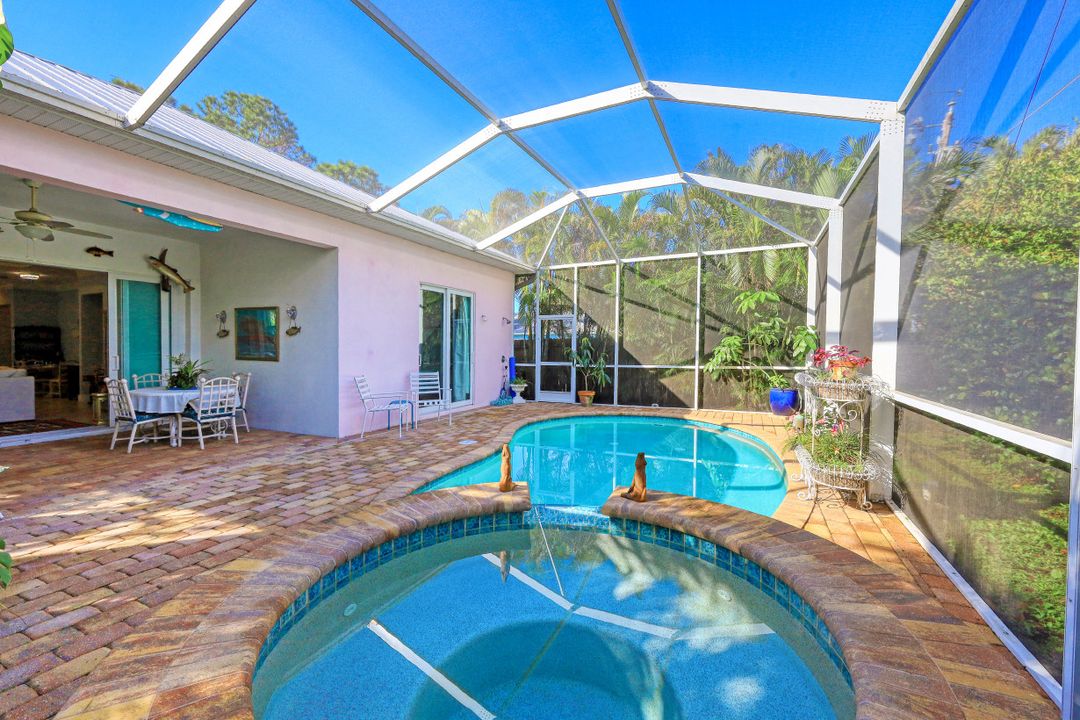 721 93rd Ave N, Naples, FL 34108