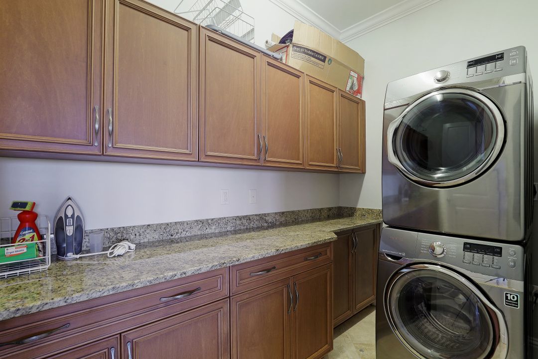 500 Spinnaker Dr, Marco Island, FL 34145