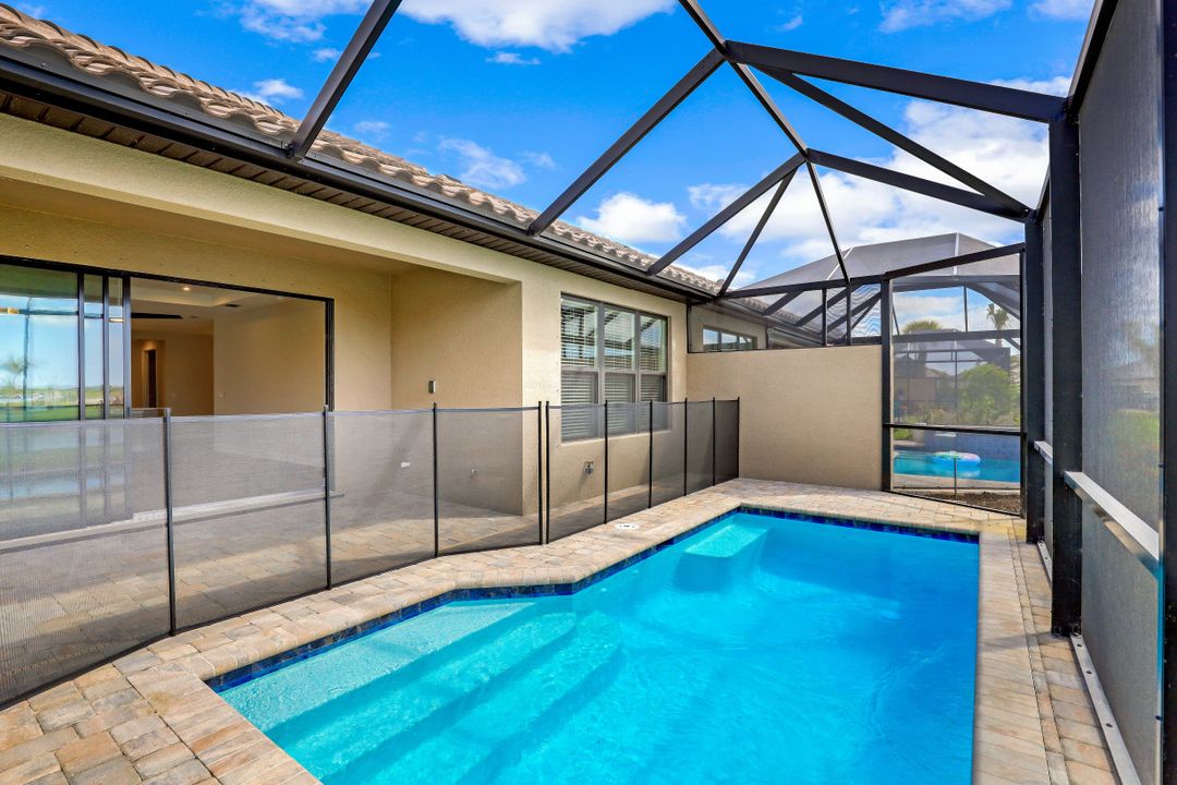 15223 Tolmino St, Naples, FL 34114