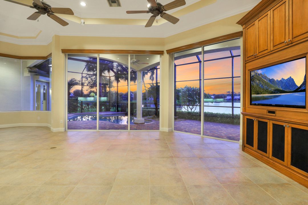 2046 Imperial Cir, Naples, FL 34110