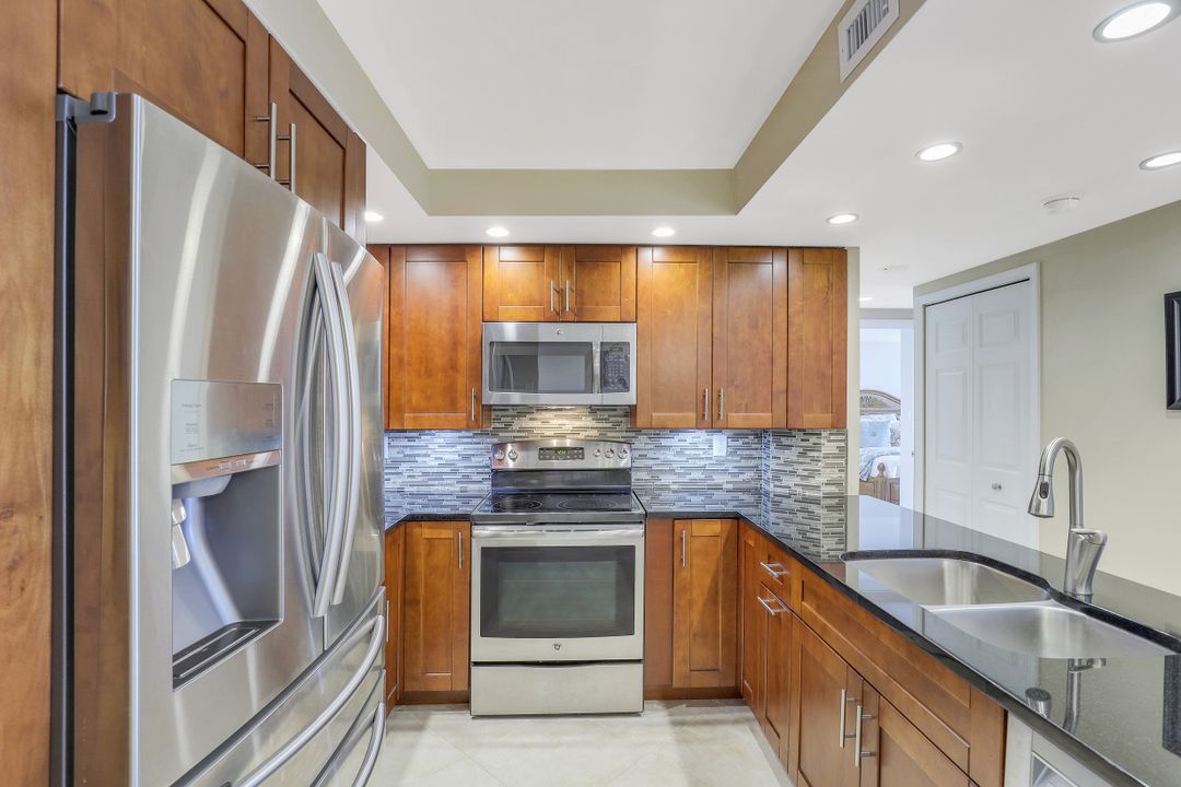 320 Seaview Ct #808, Marco Island, FL 34145