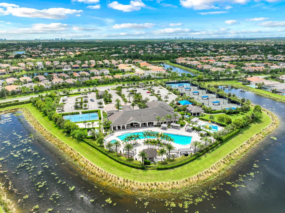 4448 Aurora St, Naples, FL 34119