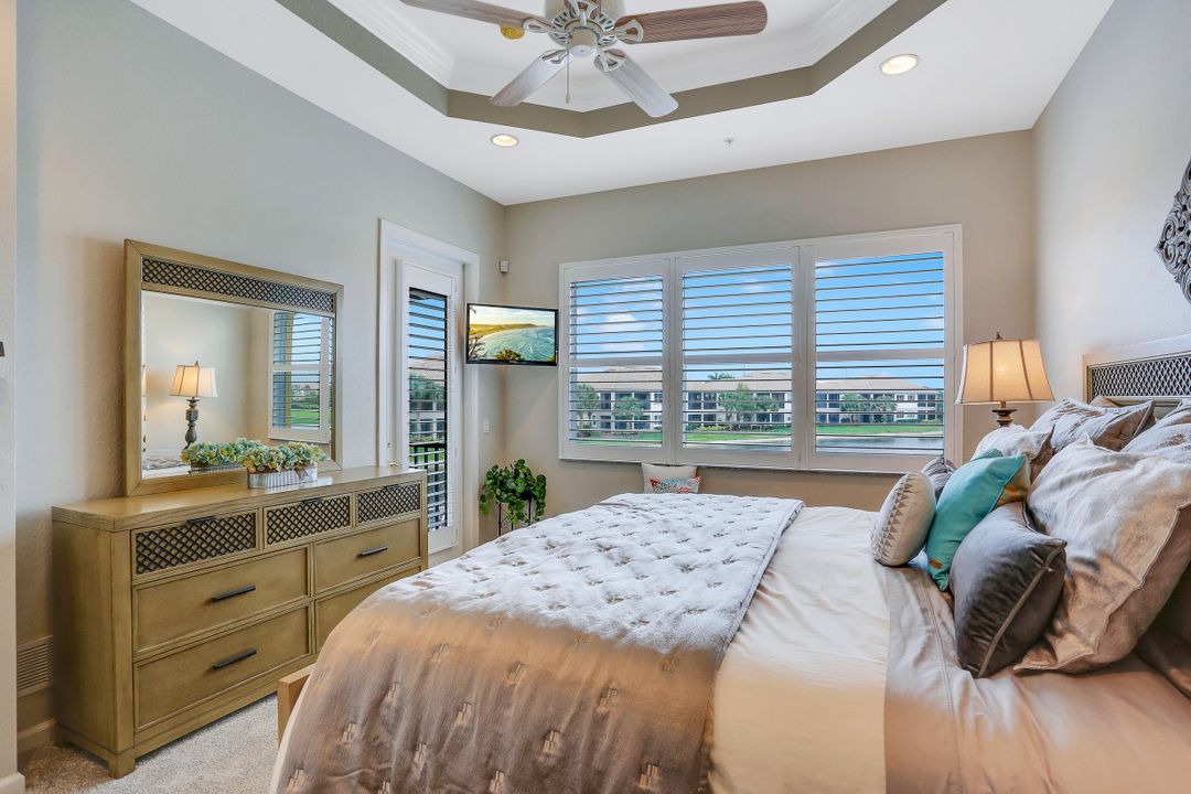 8763 Coastline Ct #201, Naples, FL 34120