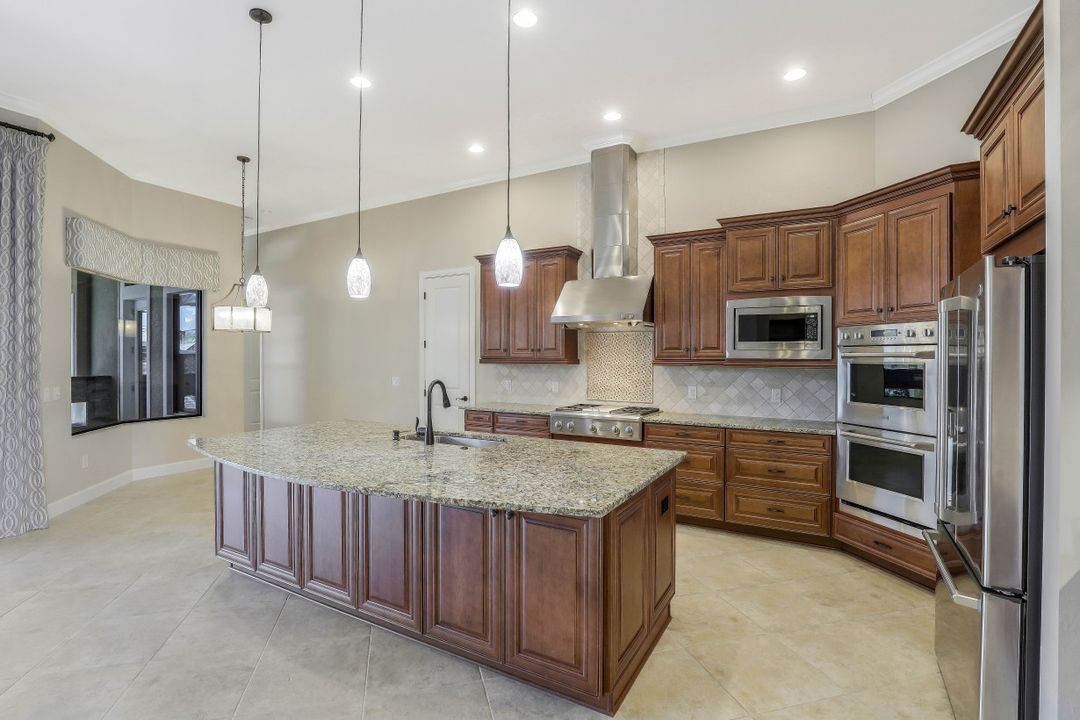 3341 Fanny Bay Ln, Naples, FL 34114