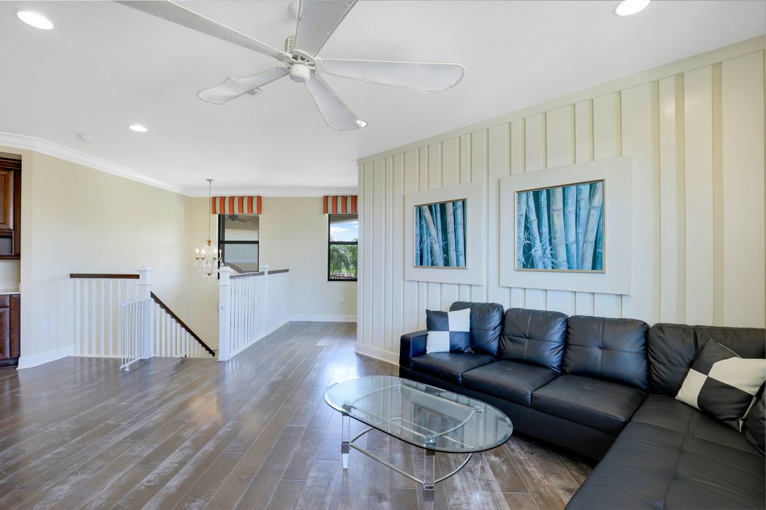 3642 Santaren Ct, Naples, FL 34119