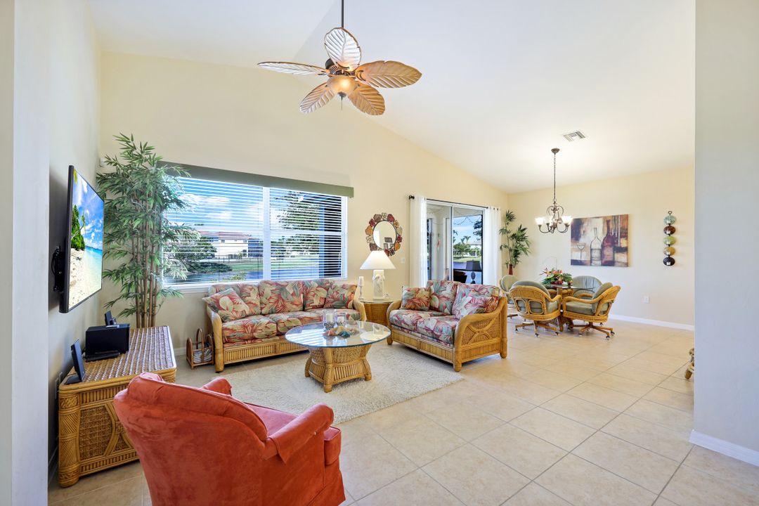 8615 Sumner Ave, Fort Myers, FL 33908