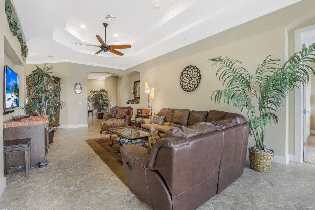 8779 Coastline Ct #202, Naples, FL 34120