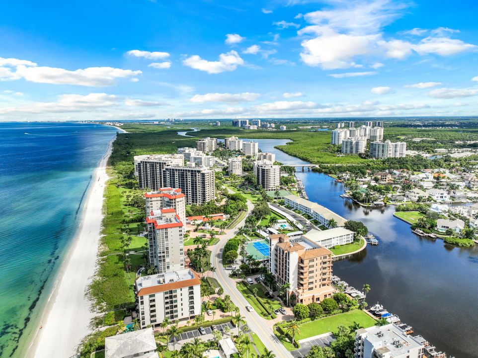 10620 Gulf Shore Dr #401, Naples, FL 34108