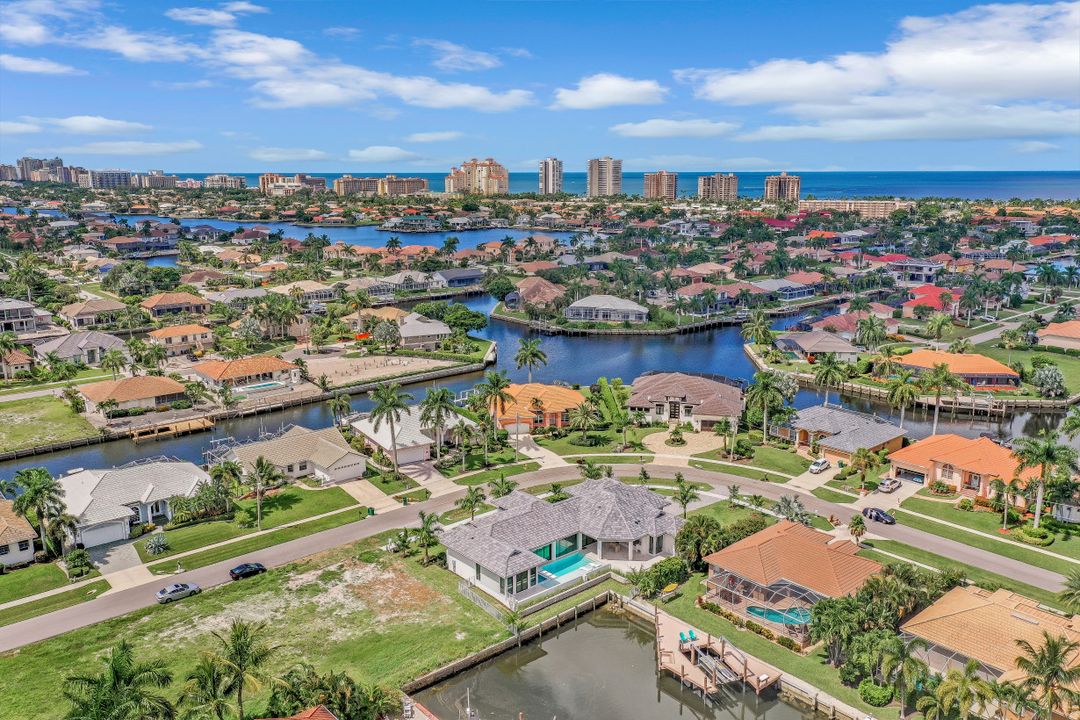 950 Bonita Ct, Marco Island, FL 34145