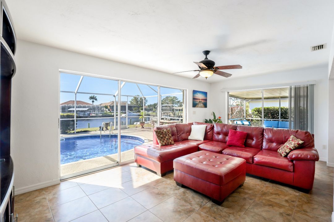 1936 Palaco Grande Pkwy, Cape Coral, FL 33904