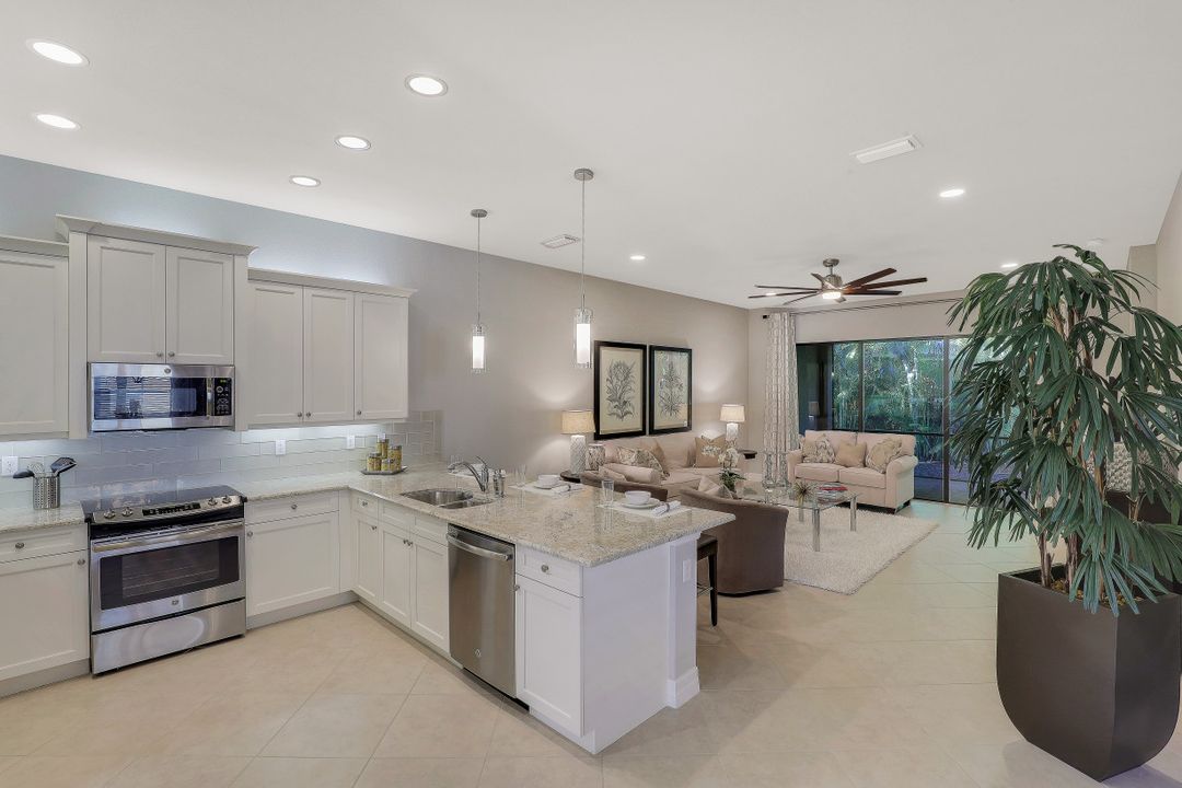 13459 Sumter Ln, Naples, FL 34109