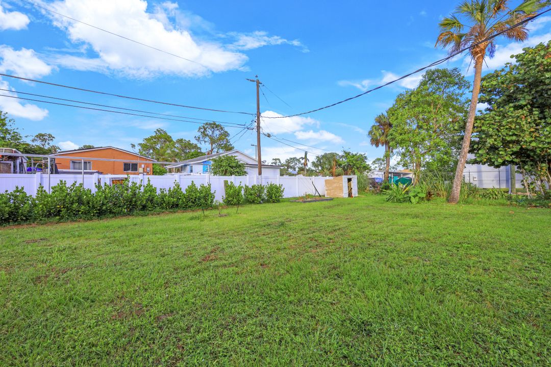 3575 Thomasson Dr, Naples, FL 34112