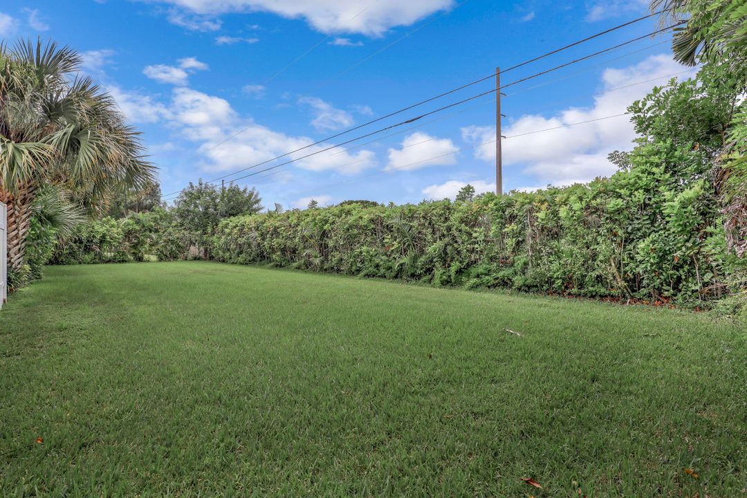 114 SE 7th St, Cape Coral, FL 33990