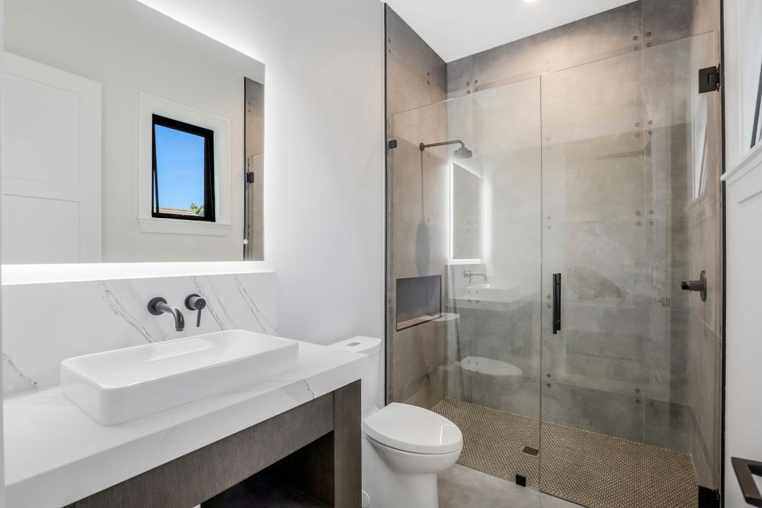 950 Bonita Ct, Marco Island, FL 34145