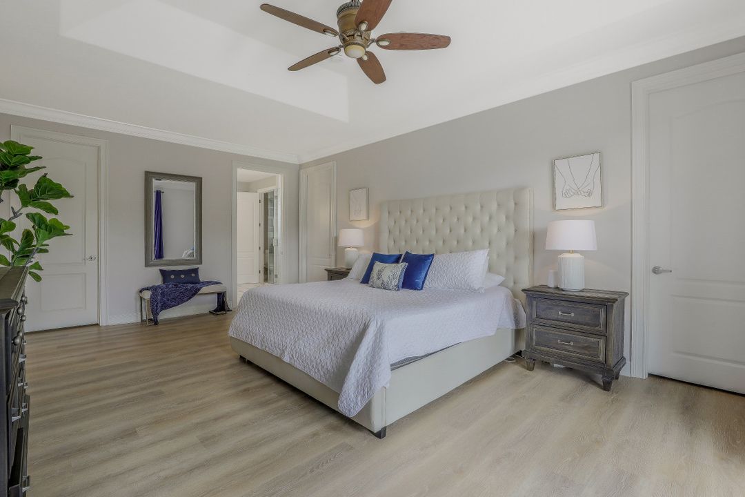 5645 Spanish Oaks Ln, Naples, FL 34119