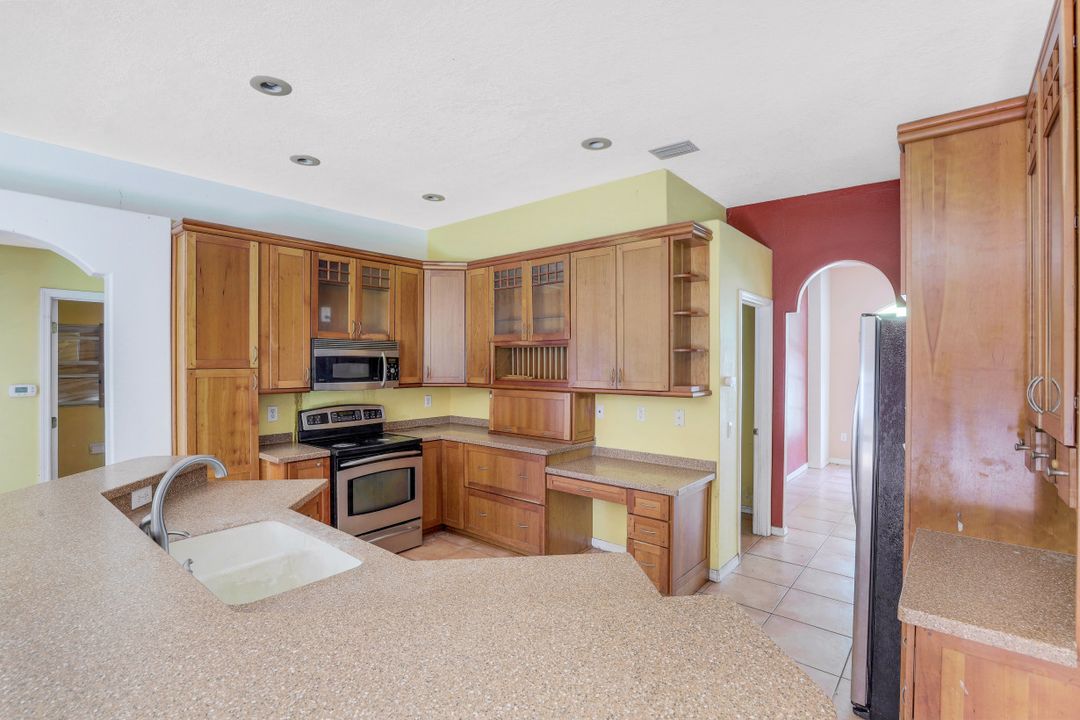 9204 Grand Palm Ct, Riverview, FL 33578