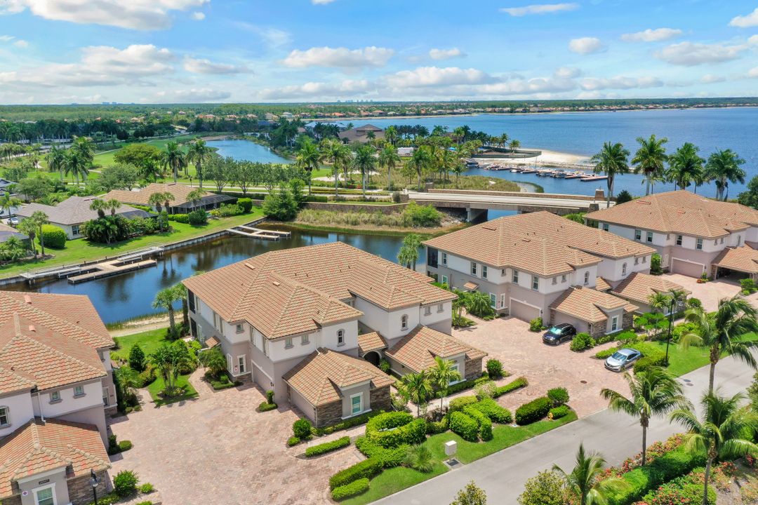 8843 Nautical Landing Cir #101, Naples, FL 34120