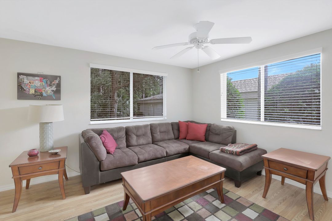 285 Naples Cove Dr #1106, Naples, FL 34110