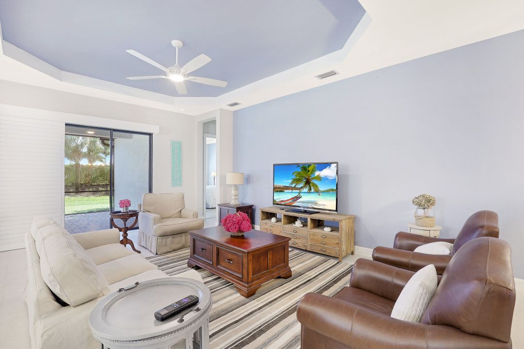 8458 Sevilla Ct, Naples, FL 34114