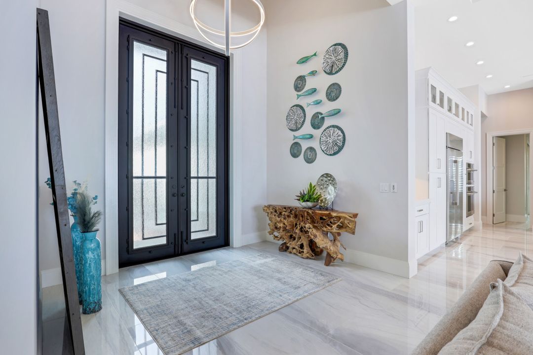 5665 Riverside Dr, Cape Coral, FL 33904