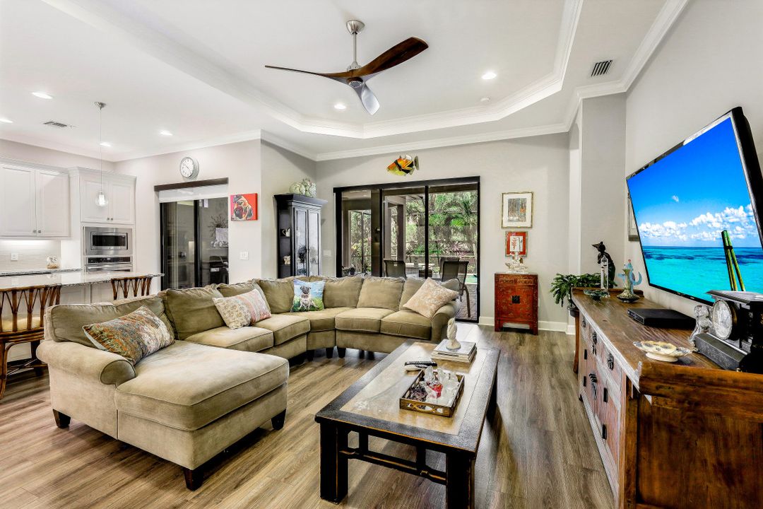 8447 Palacio Terrace W, Naples, FL 34114