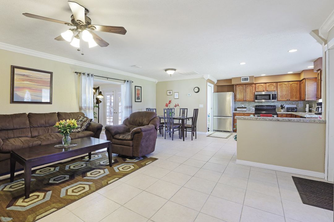 3923 SE 9th Ct, Cape Coral, FL 33904