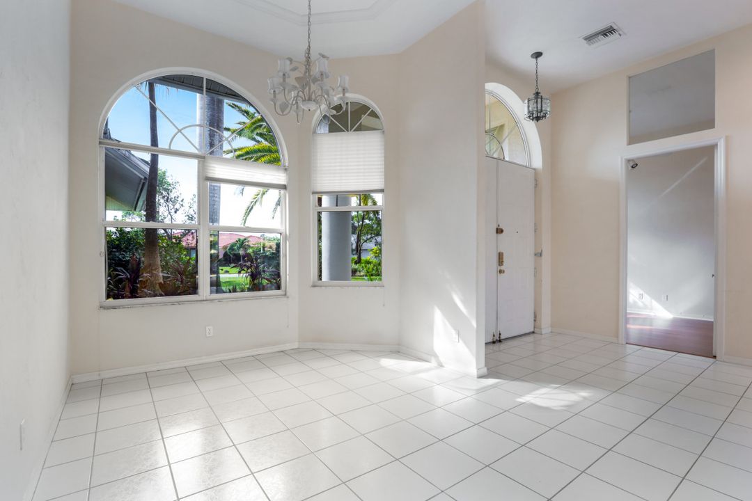 9926 Ortega Ln, Bonita Springs, FL 34135