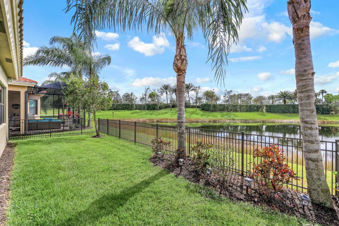 11558 Meadowrun Cir, Fort Myers, FL 33913