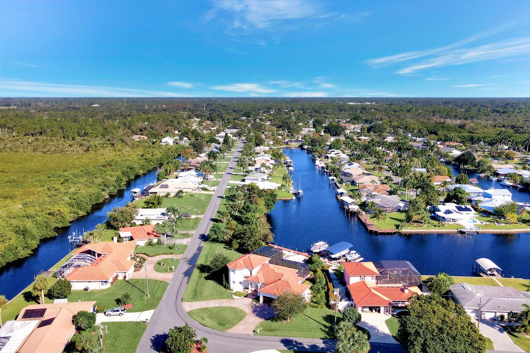 2126 Clubhouse Rd, North Fort Myers, FL 33917