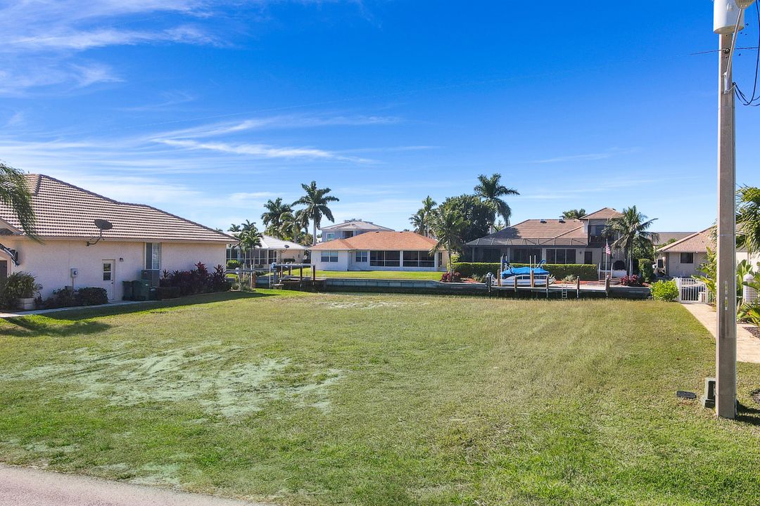 418 Marquesas Ct, Marco Island, FL 34145