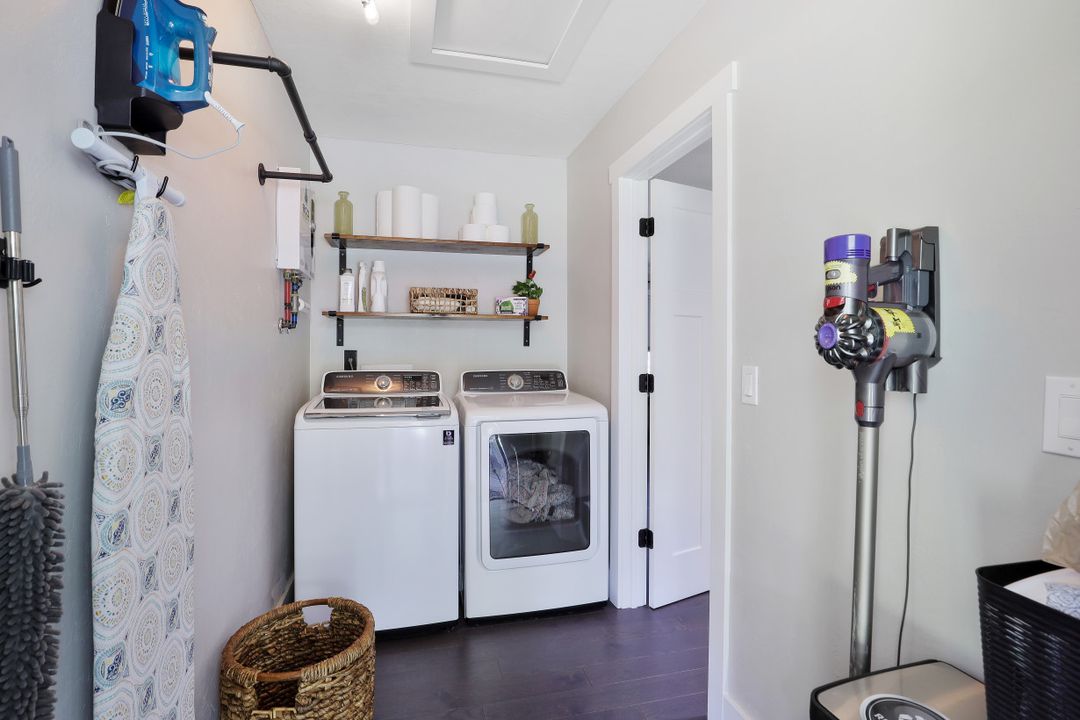 140 5th St NW, Naples, FL 34120