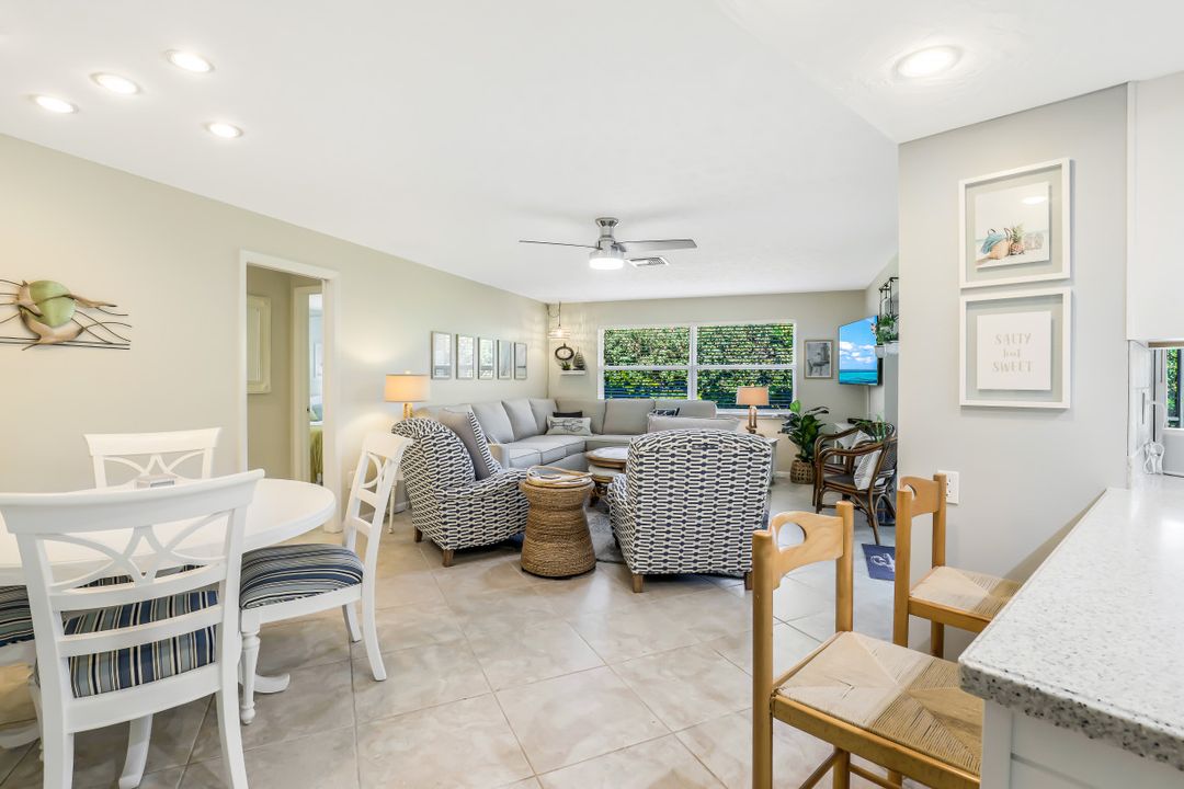 4459 Parrot Ave, Naples, FL 34104