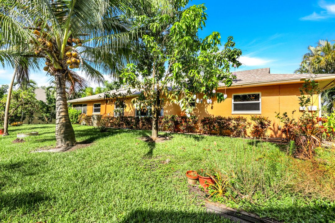 27011 Homewood Dr, Bonita Springs, FL 34135