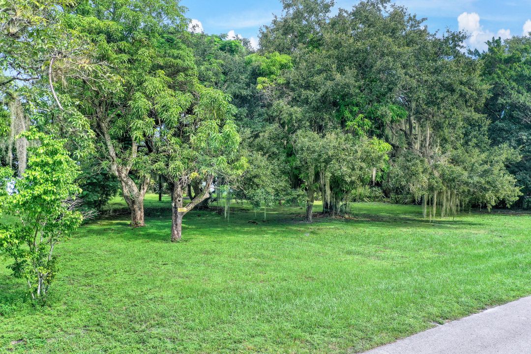 3367 E Riverside Dr, Fort Myers, FL 33916