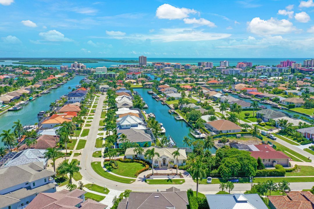 690 Pelican Ct, Marco Island, FL 34145