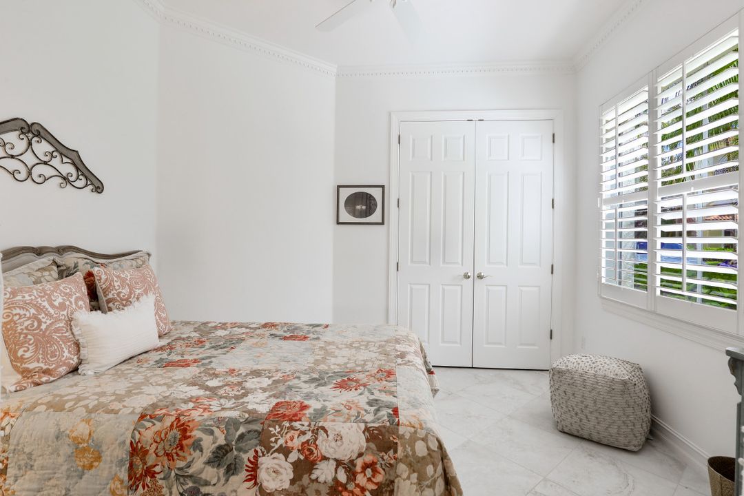 2625 Estrella Dr #101, Naples, FL 34109