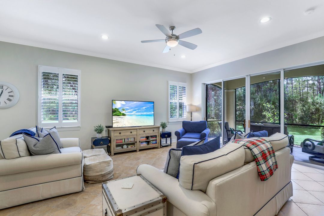 2882 Castillo Ct  #101, Naples, FL 34109