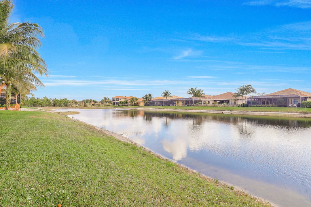 3462 Pacific Dr, Naples, FL 34119