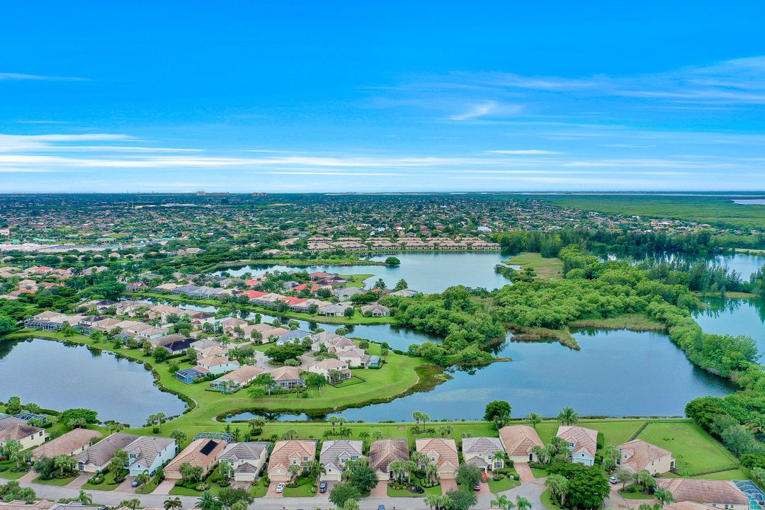 2668 Bellingham Ct, Cape Coral, FL 33991