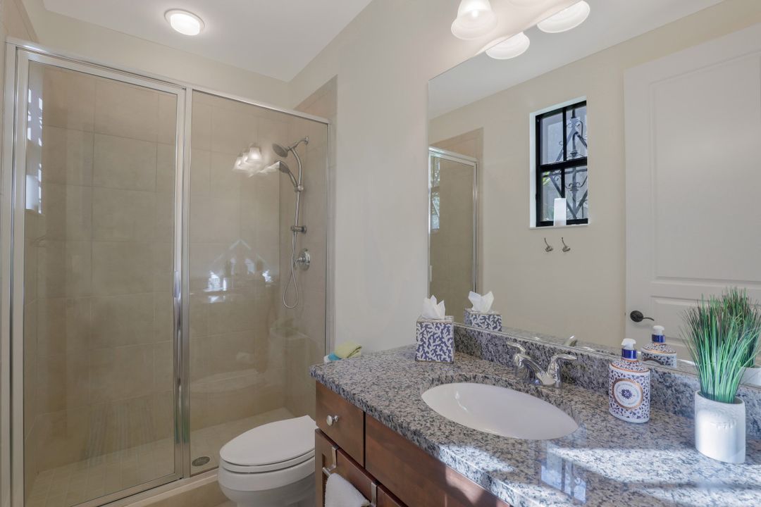 7915 Cordoba Pl, Naples, FL 34113