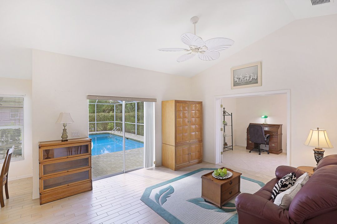 511 Ibis Way, Naples, FL 34110