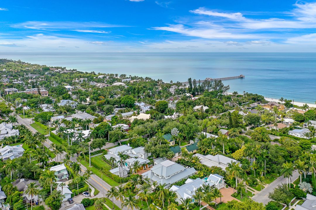 1040 2nd St S, Naples, FL 34102