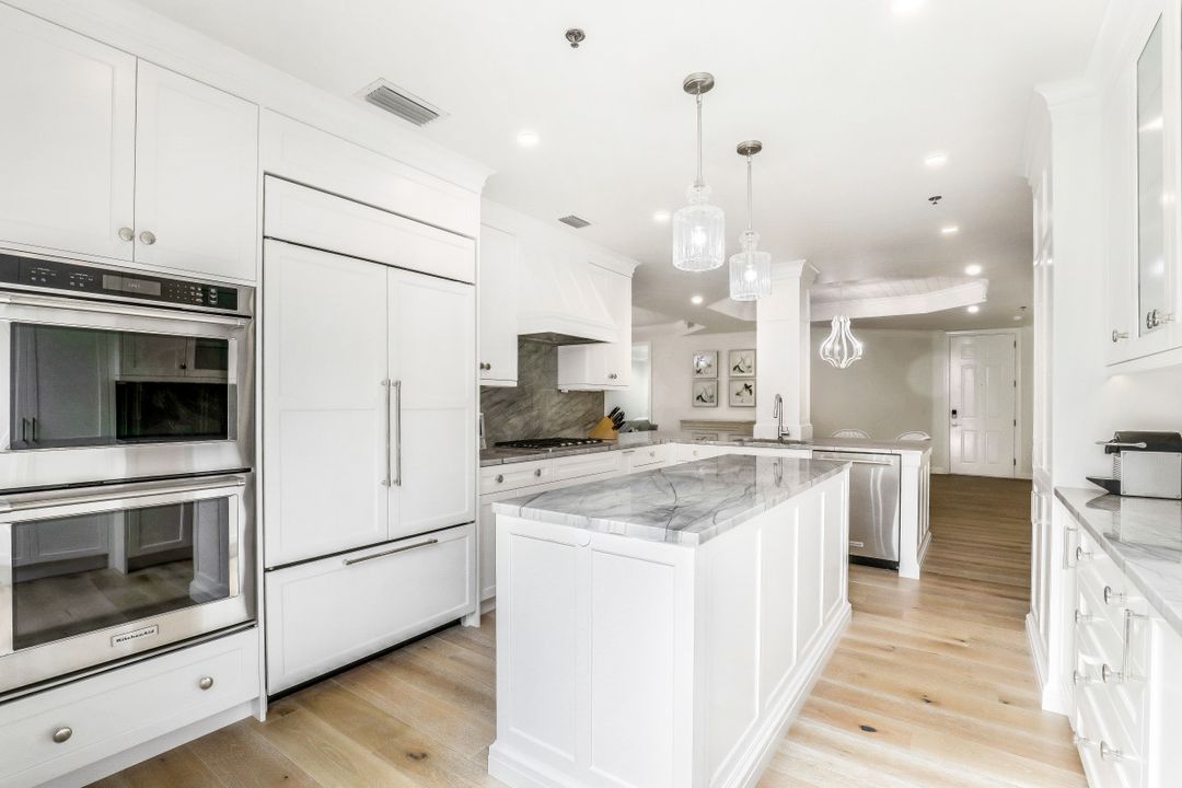 1010 5th St S #401, Naples, FL 34102