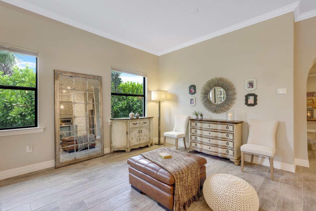 7273 Wilton Dr N, Naples, FL 34109