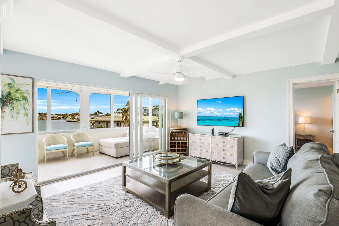 3420 Gulf Shore Blvd N #31, Naples, FL 34103