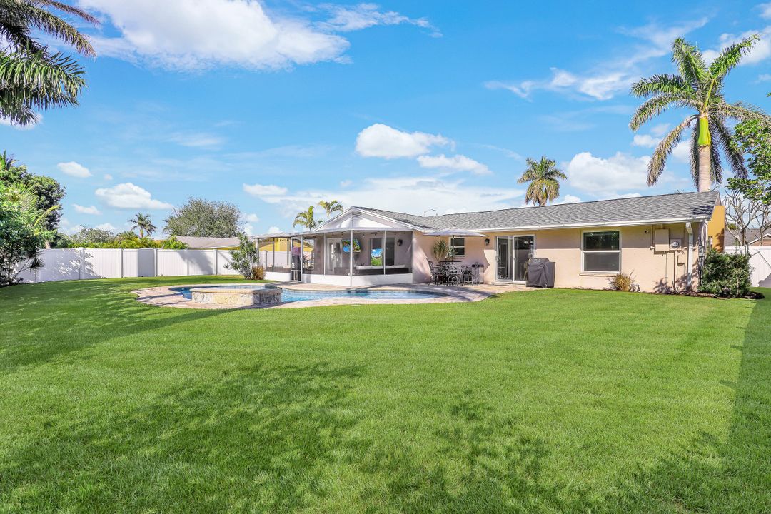 2680 Longboat Dr, Naples, FL 34104