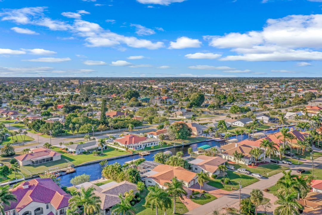 5230 Nautilus Dr, Cape Coral, FL 33904