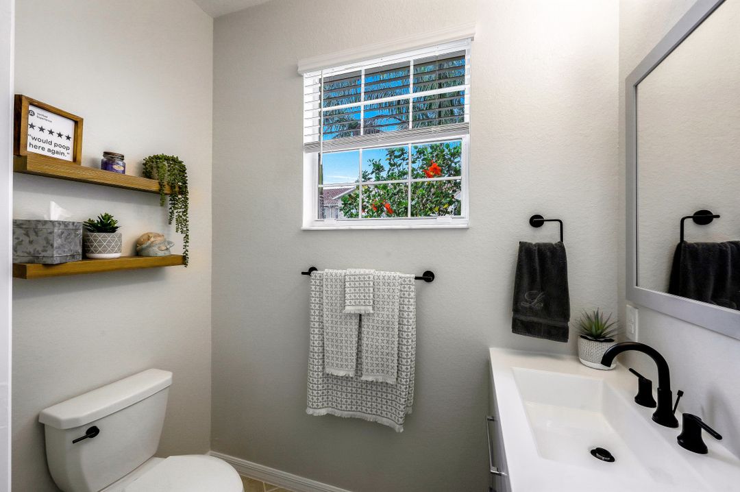 2727 Blossom Wy, Naples, FL 34120